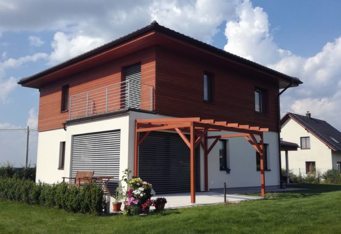 Kompletní stavba volně stojící dřevěné pergoly